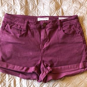 Bullhead cuff shorts, wine color